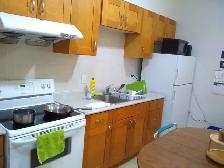 Room in 2BR at College & Spadina, 8 min walk to UofT, $906 - Photo 7