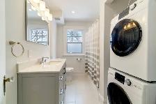 Spacious bright Newly renovated 3 bedroom home - Photo 5
