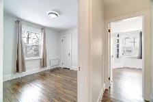 Spacious bright Newly renovated 3 bedroom home - Photo 8