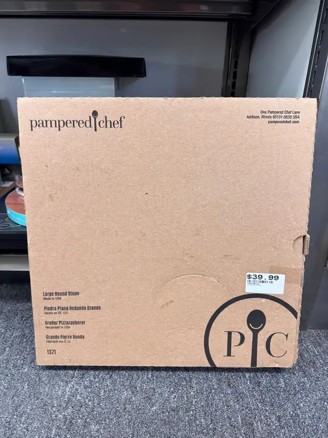 Pampered Chef - Large Round Stone - BRAND NEW