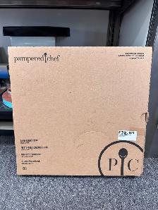 Pampered Chef - Large Round Stone - BRAND NEW