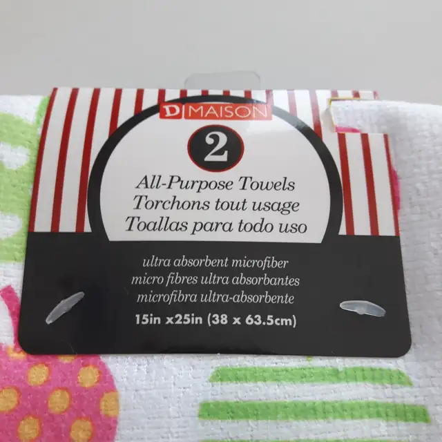 2 SERVIETTES NEUVES 25'LONx15'LAR SCELLÉS DANS EMBALAGE: $10.00