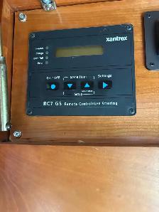 Xantrex Inverter Charger with RC7 GS Remote