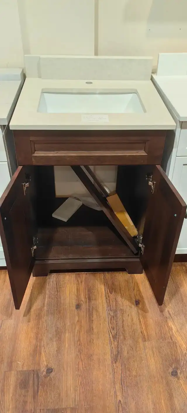 ⭐Clearance ⭐Solid wood 24' vanity with countertop
