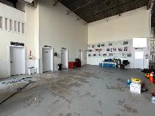 Industrial bay for rent - Photo 2
