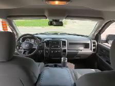 2017 Ram 1500 ST HEMI CREW 4X4 - Photo 11