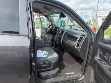 2017 Ram 1500 ST HEMI CREW 4X4 - Photo 13