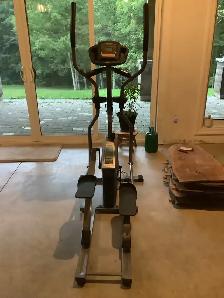 elliptical machine - Photo 2