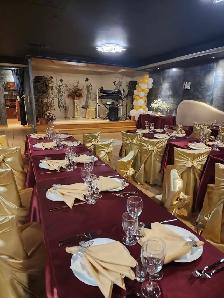 Serveur/serveuse et aide/cuisinier - Photo 2