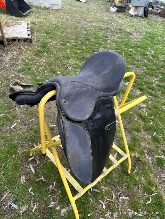 Riviera Synthetic All-Purpose English Saddle, Black