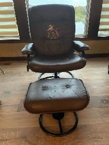 DUCKS UNLIMITED RECLINING LEATHER CHAIR AND OTTOMAN