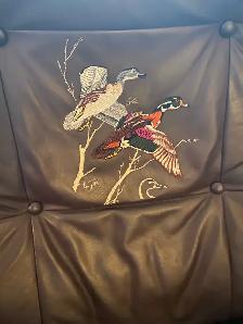 DUCKS UNLIMITED RECLINING LEATHER CHAIR AND OTTOMAN - Photo 2
