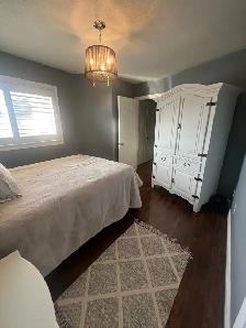 Furnished Room for Rent - Photo 2