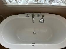 MAAX Jazz Freestanding Bathtub with Faucet Set - Photo 4
