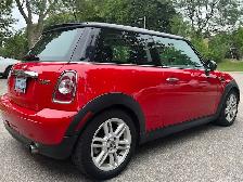 CERTIFIED 2011 MINI Cooper – 100,250 km – Automatic – $5,900 OBO - Photo 8