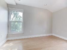 5 bedrooms for rent in a home near McMaster University - Photo 5