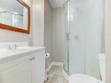 5 bedrooms for rent in a home near McMaster University - Photo 8