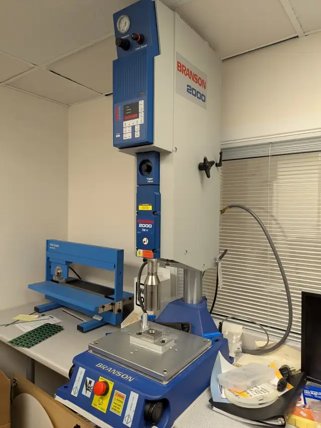 Branson 2000iw  Ultrasonic Welder with Lab Grade Air System