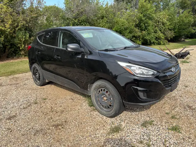 2015 Hyundai Tuscon for parts