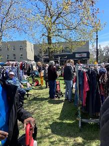 Marché aux puces extérieur - Photo 2