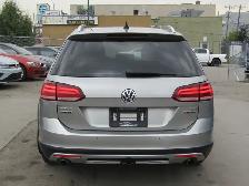 2018 Volkswagen Golf Alltrack 6 Speed Manual | Panoroof | NAVI | - Photo 7