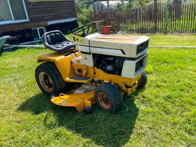 Lawn tractor