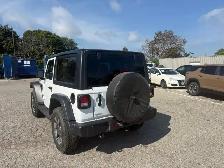 2025 Jeep Wrangler - Photo 4
