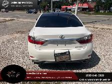 2017 Lexus ES 4dr Sdn - Photo 4