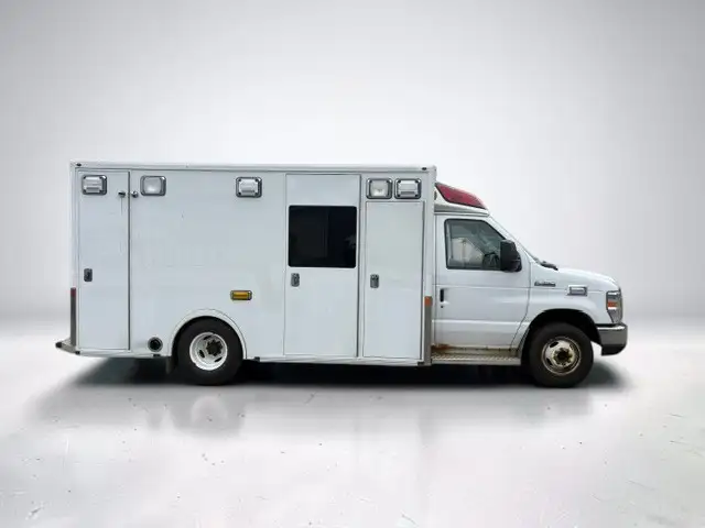 2018 FORD E-350 / FORMER AMBULANCE! E-350 SD
