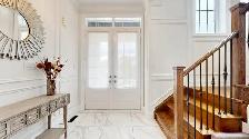 Beautiful 5 Bedroom Ravine House for Sale on a Family Court! - Photo 2