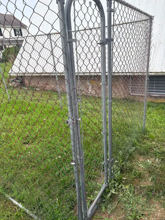 7x10 dog kennel $250