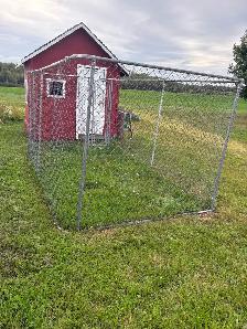 7x10 dog kennel $250 - Photo 2