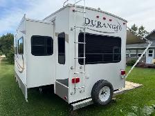 2009 Canadian Edition Durango Fifth Wheel - Photo 2