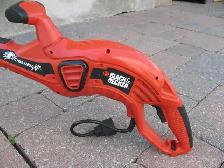 Black and Decker HOG Corded Grass Trimmer - Photo 3