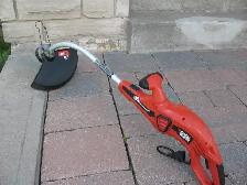 Black and Decker HOG Corded Grass Trimmer - Photo 4