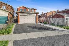 Detached House for Rent in Brampton