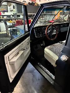 1968 GMC short box step side - Photo 8