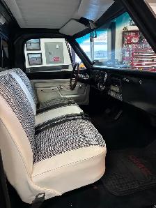 1968 GMC short box step side - Photo 9