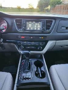 2018 Kia Sedona - Photo 4