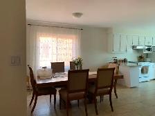 Grand 5 1/2 à louer, haut de duplex, près d'Anjou - Photo 4