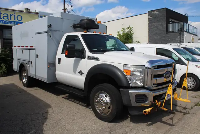 2015 Ford F-550 XLT Diesel Service Body truck DRW