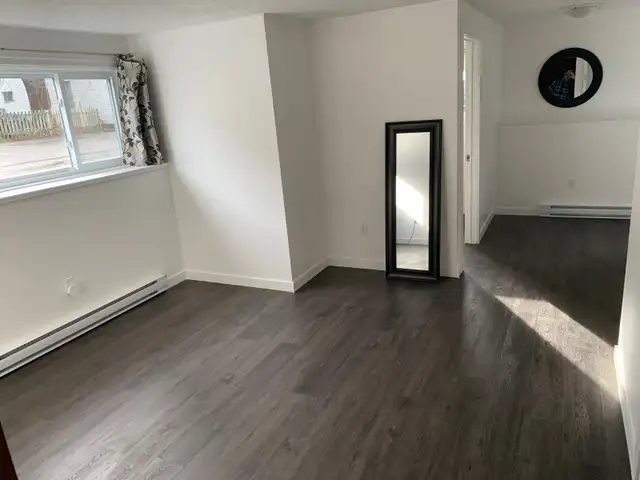 Quiet 2 Bedroom Downtown Available Now!