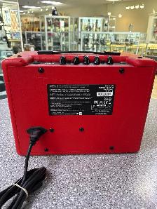 BLACKSTAR DEBUT 15E 120V / 45 WATTS GUITAR AMPLIFIER - Photo 3