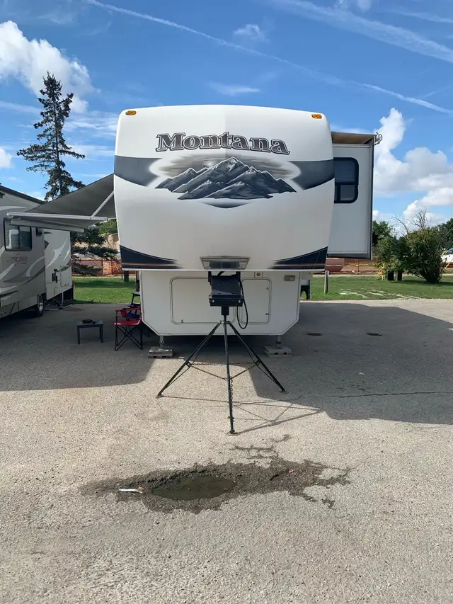 2010 Montana by keystone fifth wheel