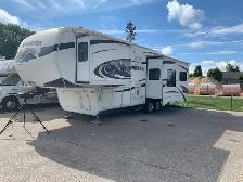 2010 Montana by keystone fifth wheel - Photo 2