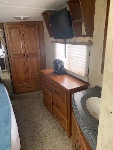 2010 Montana by keystone fifth wheel - Photo 8