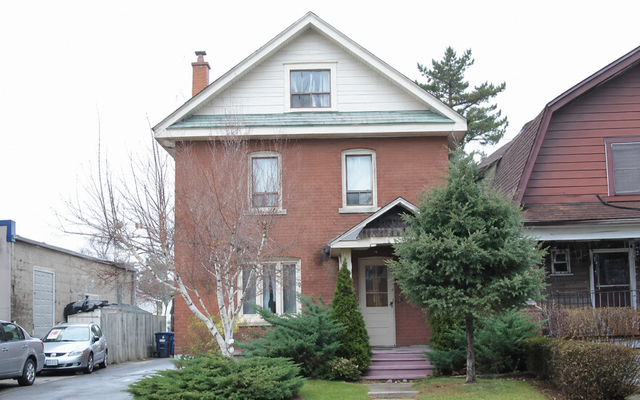 WESTON AND 401 ENTIRE HOUSE FOR RENT $3,300.00   UTILITIES