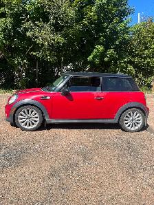 Selling 2011 Mini Cooper standard transmission