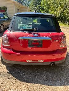 Selling 2011 Mini Cooper standard transmission - Photo 4
