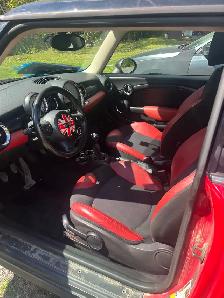Selling 2011 Mini Cooper standard transmission - Photo 8